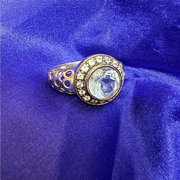 Sterling silver ring with light blue stone - Picture 2 of 7